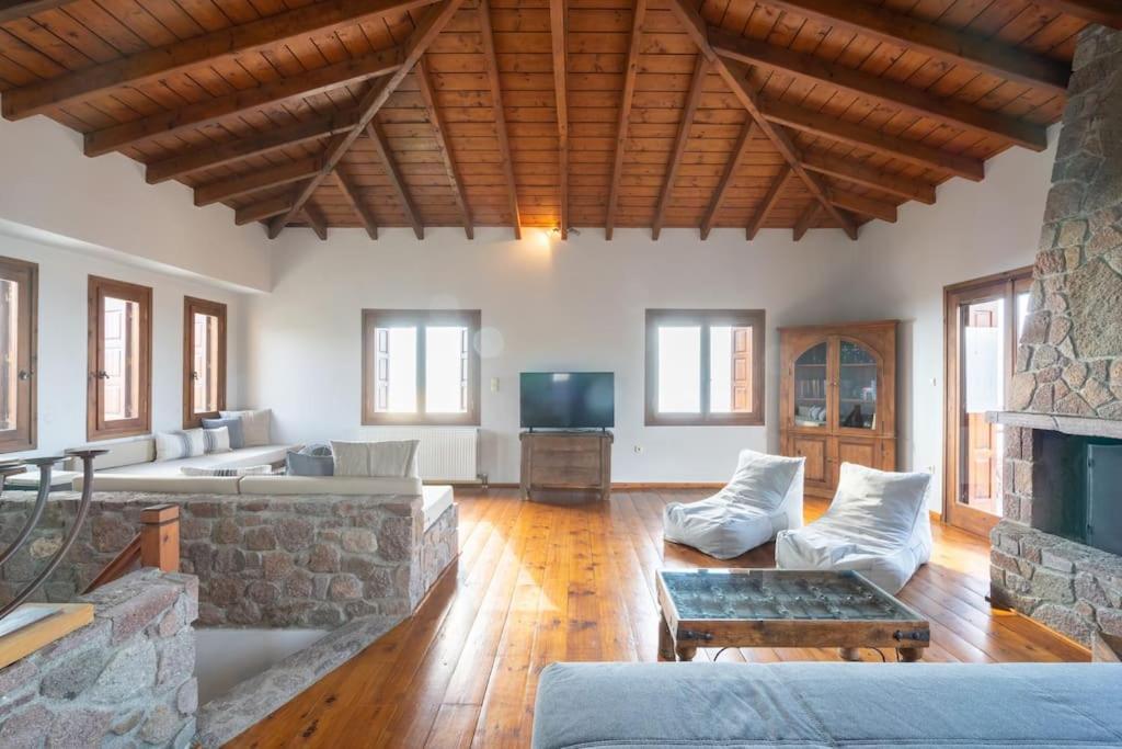 Stone Sunset Villa Sfentouri